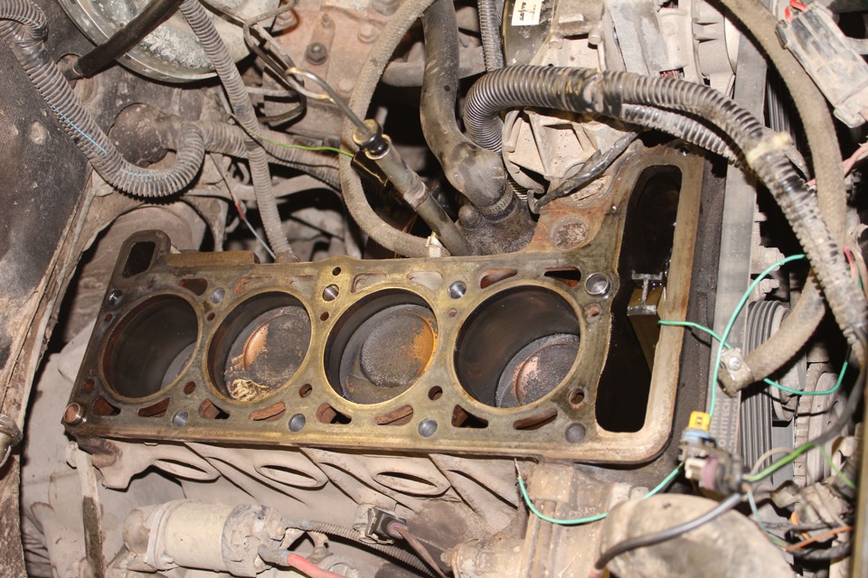 Замена прокладки коллекторов Шеви-Нивы