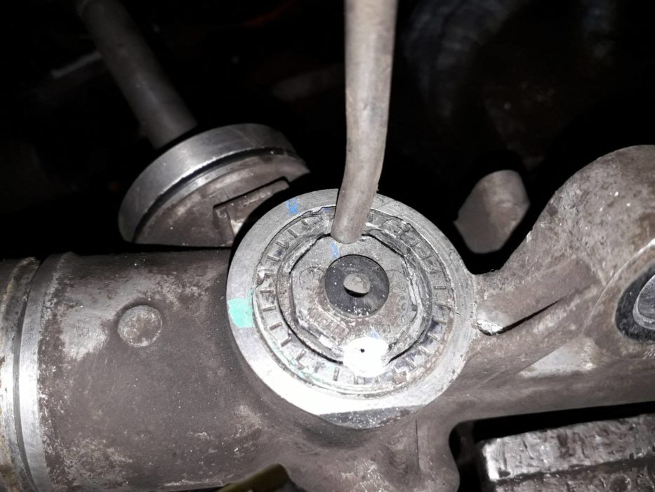 Как подтянуть рулевую рейку лада веста