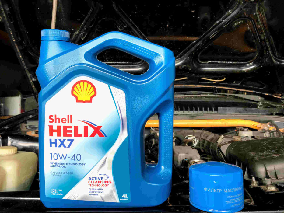 Почему моторное масло оказалось в расширительном бачке охлаждающей жидкости ВАЗ 2114?