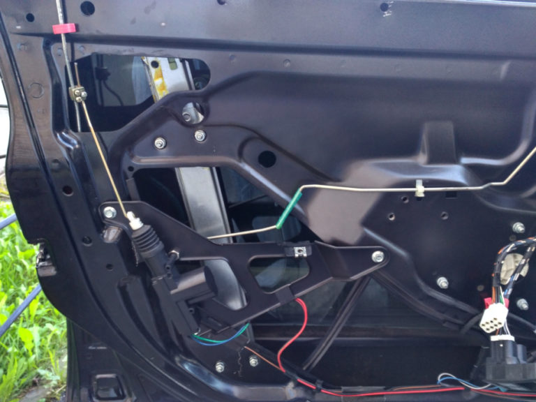 Как открыть автомобиль Лада Гранта без ключей