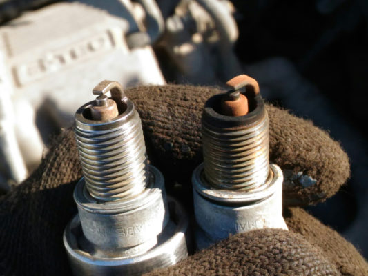 О чем говорит черный нагар на свечах зажигания
