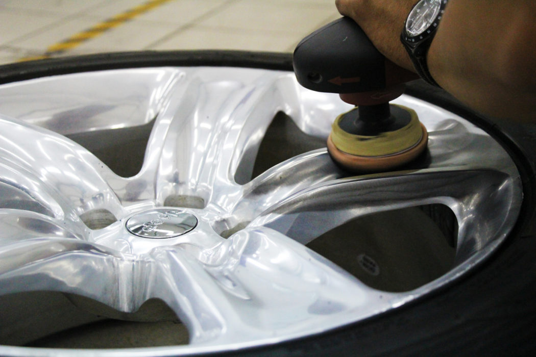 Реставрация и покраска литых дисков автомобиля