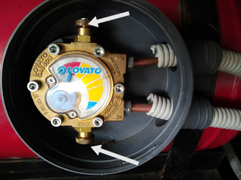 Особенность слива конденсата с газового редуктора своими руками