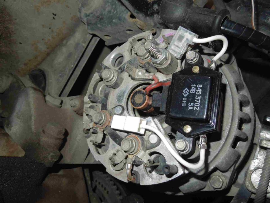 Повышенное напряжение генератора — причины и ремонт