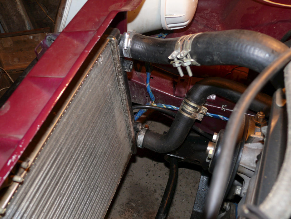 Радиатор охлаждения двигателя ВАЗ 2106 — устройство, виды