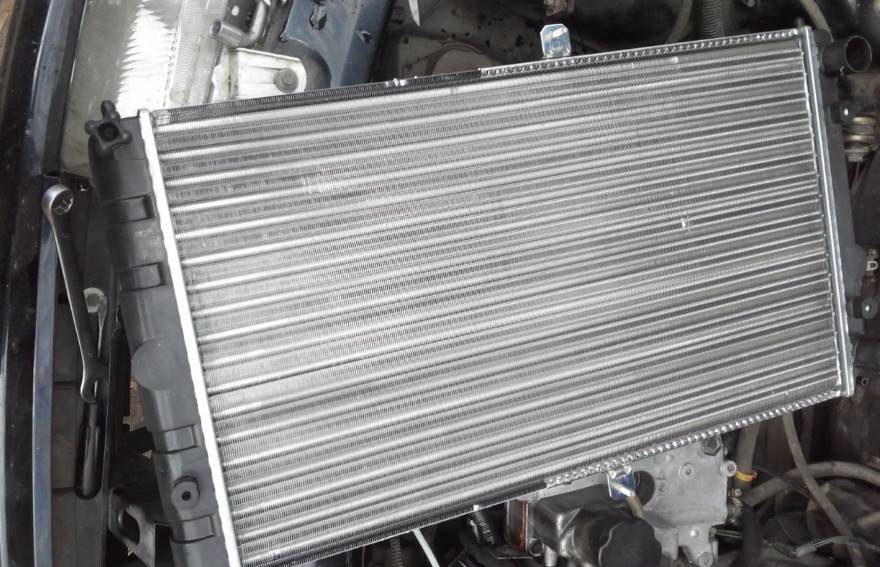 Какой радиатор охлаждения двигателя выбрать на ВАЗ 2110 инжектор?