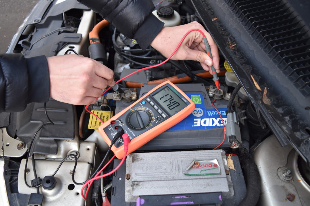 Сколько заряжается полностью разряженный аккумулятор автомобиля?