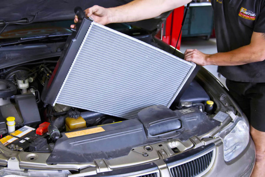 Что делать, если течет радиатор в машине?