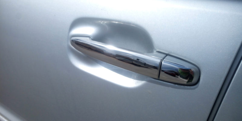Дверные ручки на автомобиль
