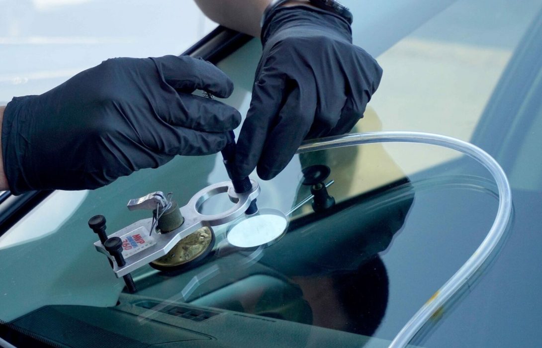 Ремонт трещин на лобовом стекле машины своими руками