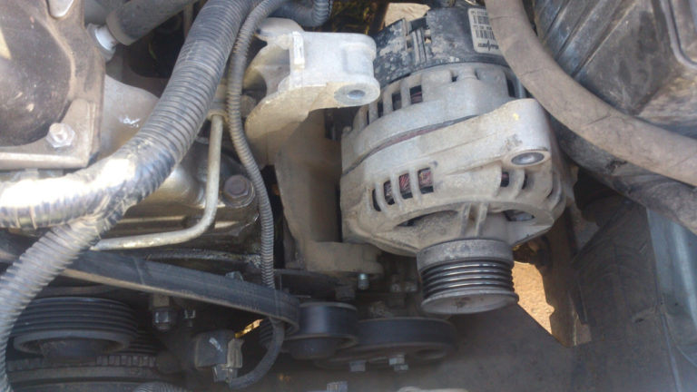 Порядок диагностики и замена щеток генератора на Ниве Шевроле