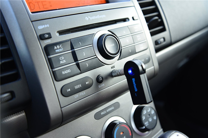 Как подключить смартфон к Bluetooth, USB, AUX в автомобиле?