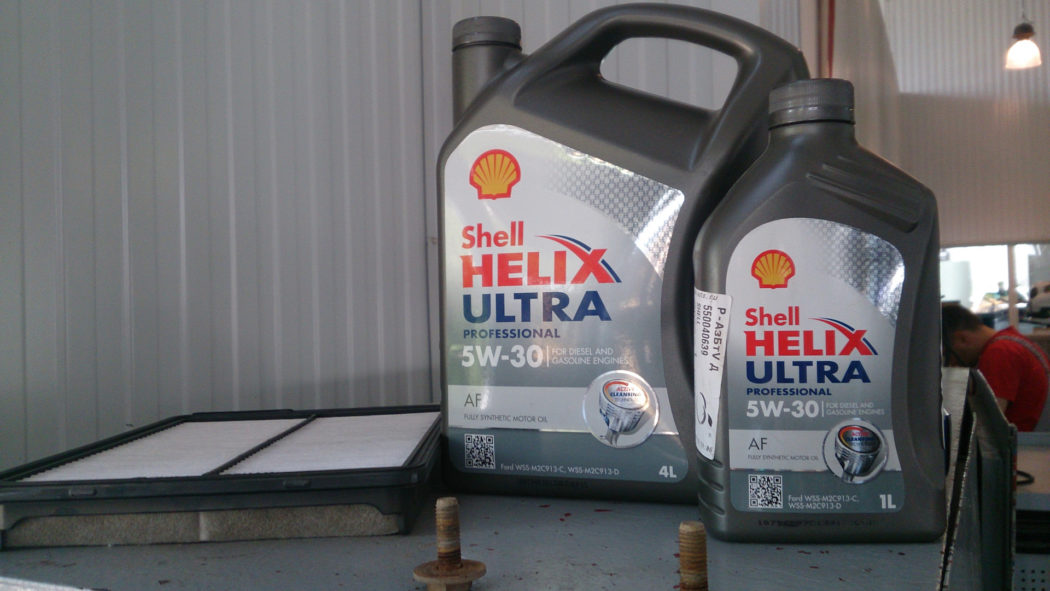 Моторное масло Shell Helix — технические характеристики, преимущества и недостатки