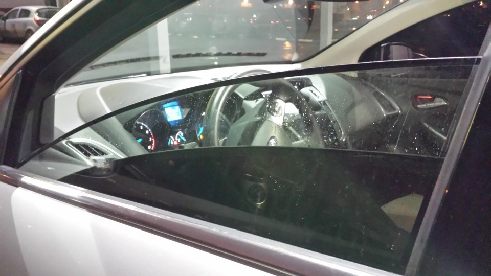 Как сделать автоматическую тонировку стекла в автомобиле?