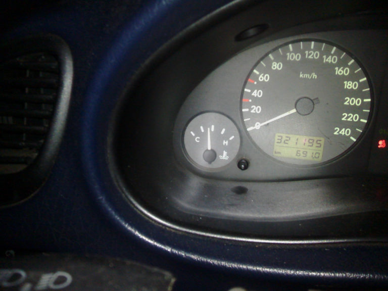 Почему двигатель долго и плохо греется на Лада Приора