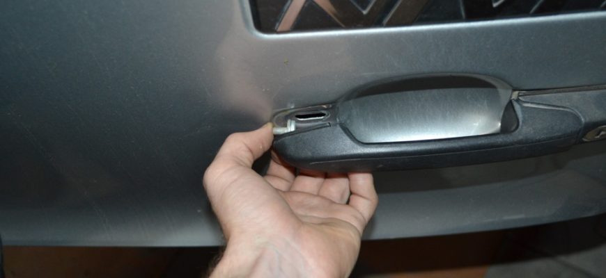 Замена ручки двери багажника шевроле нива