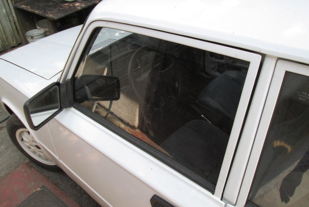 Замена стекла передней двери на ВАЗ 2107