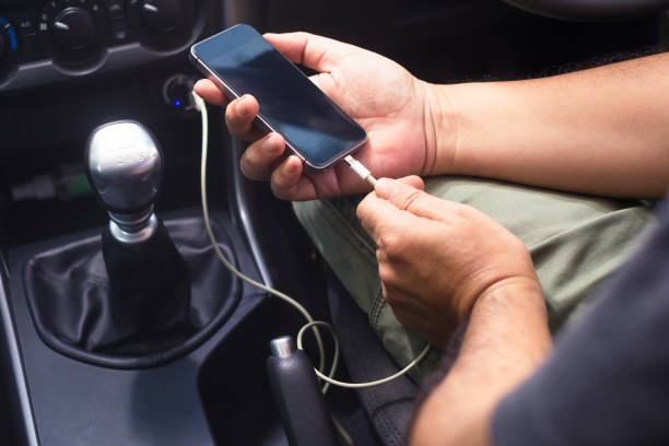 Как сделать зарядку для телефона в автомобиль своими руками?