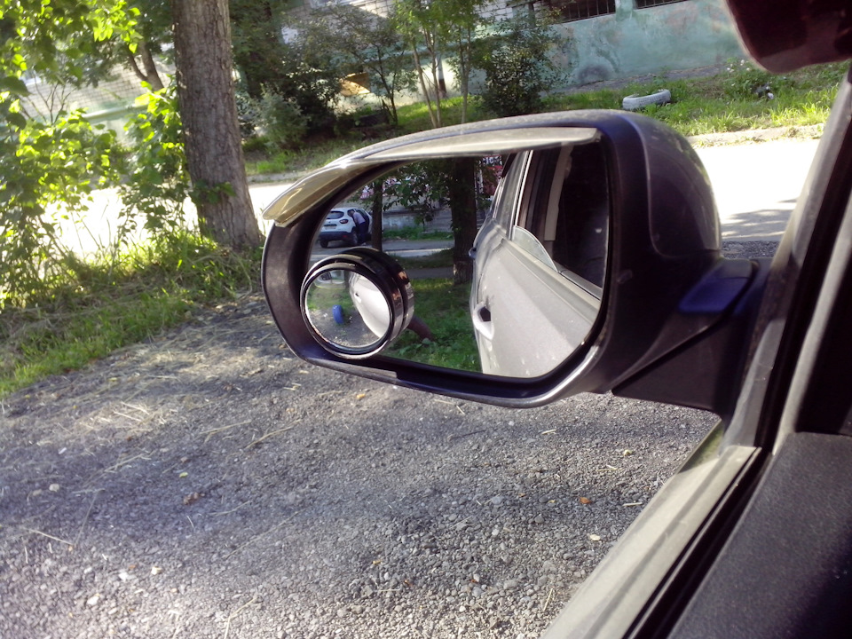 Зеркало для парковки задним ходом — особенность использования