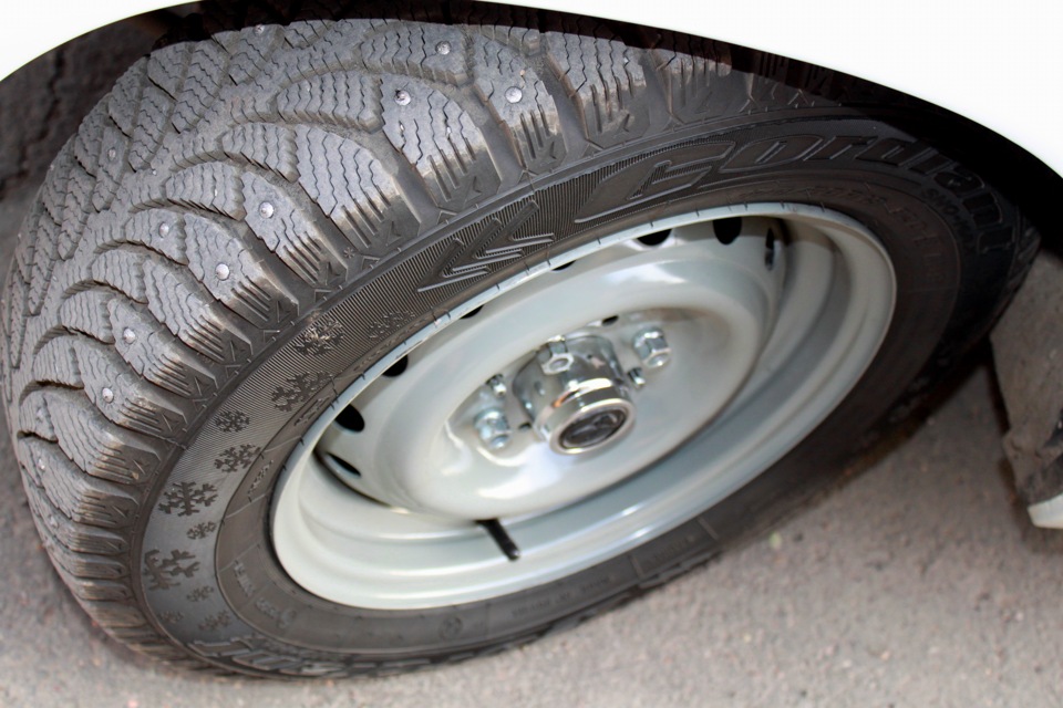 Зимние шины на ВАЗ 21074 — советы по выбору и установке