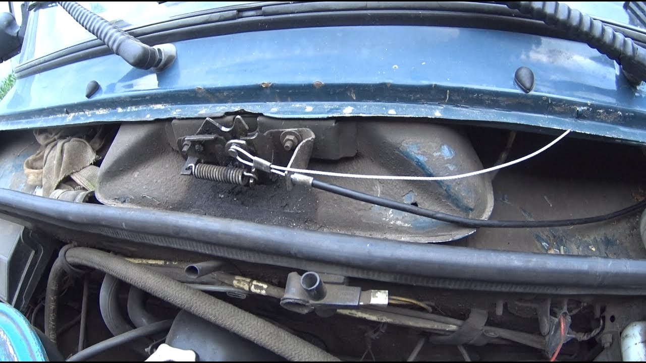 Как заменить тросик капота на ВАЗ 2107?