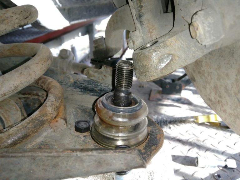 Диагностика и ремонт шаровых опор ВАЗ 2107
