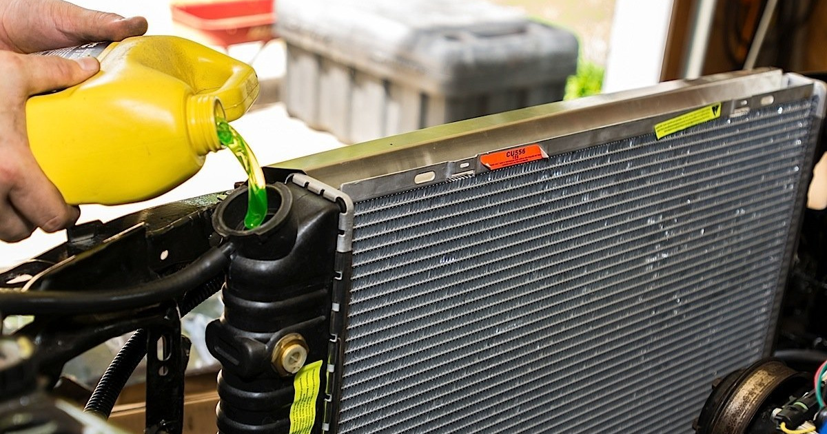 Как почистить автомобильный радиатор изнутри?