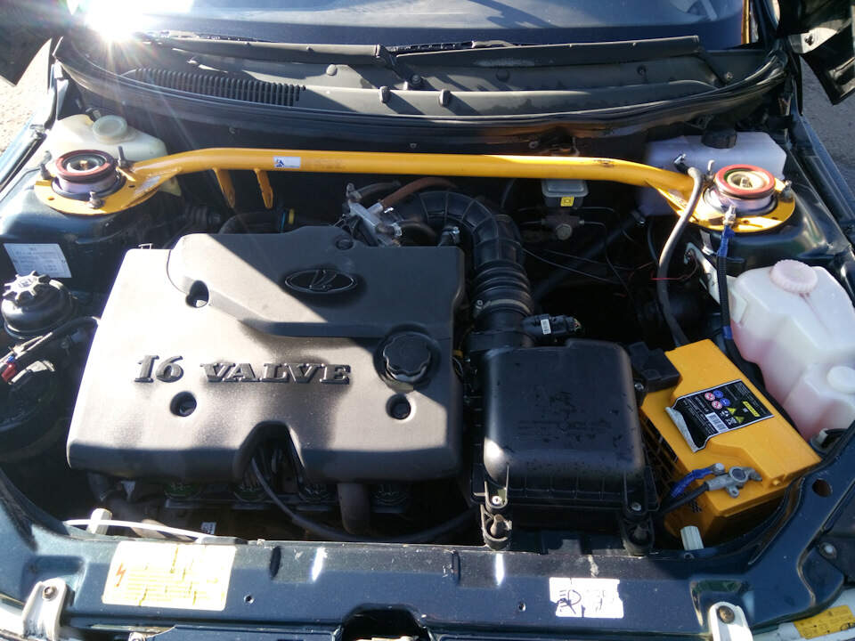 Моторный отсек ВАЗ 2112 (16 клапанов) — диагностика и ремонт