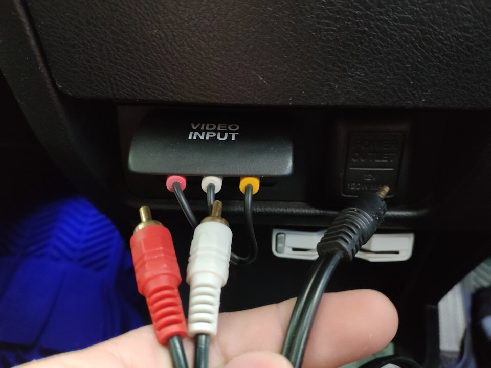 Как подключить USB разъем к шататной автомагнитоле?