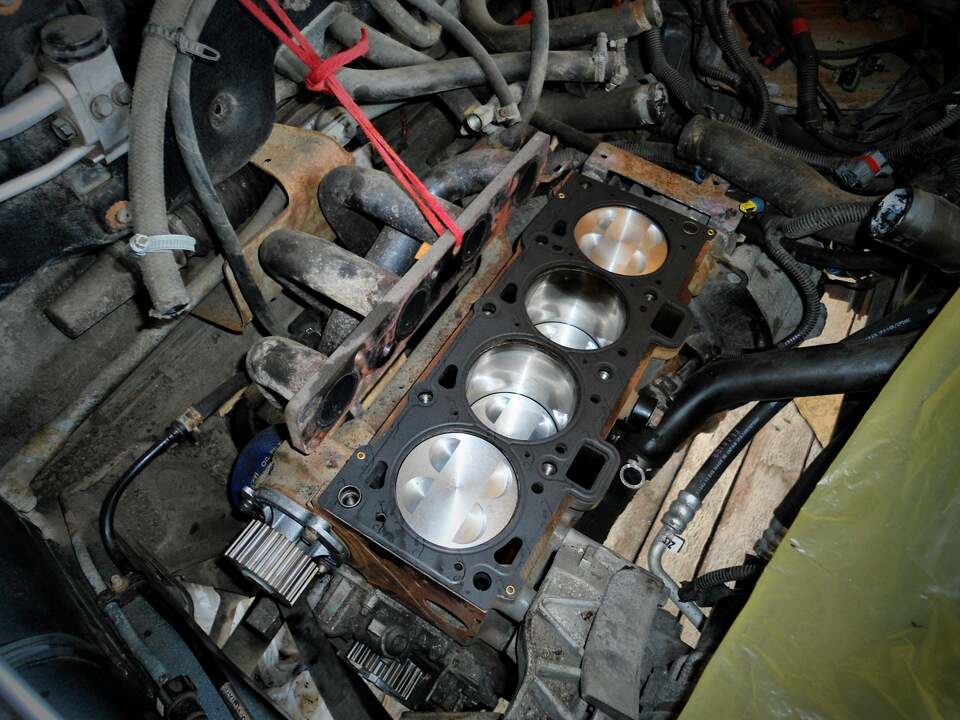 Почему гнет клапан на двигателе ВАЗ 21126?