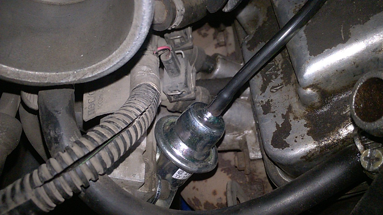 Регулятор давления топлива ВАЗ 2114 — где находится, как производится ремонт?