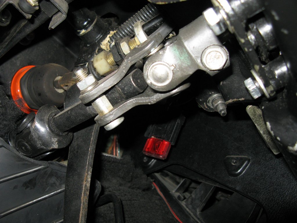 Как заменить рулевой карданчик на ВАЗ 2110?