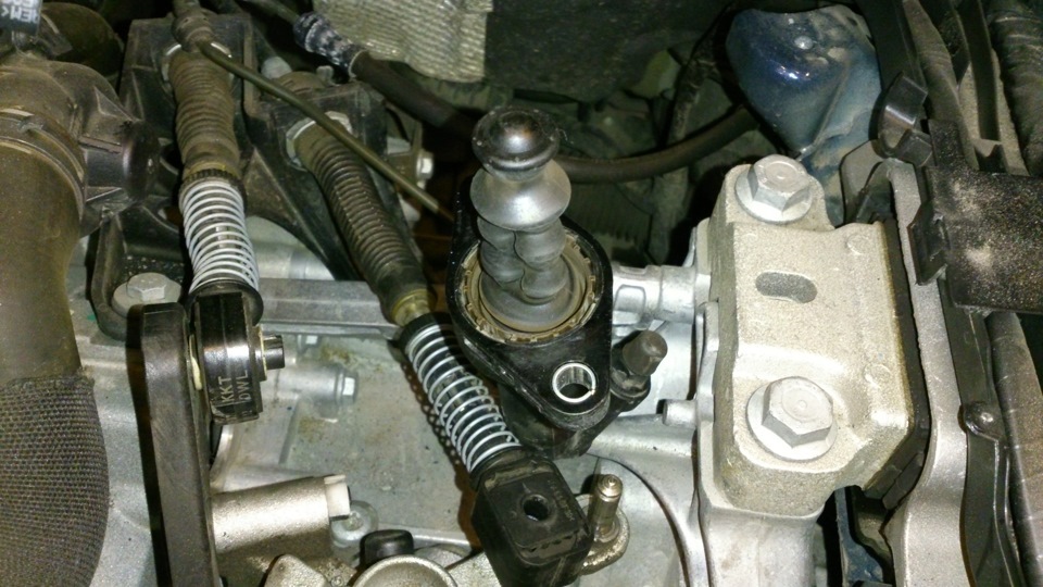 Стук клапанов при нажатии на педаль газа — причины и ремонт