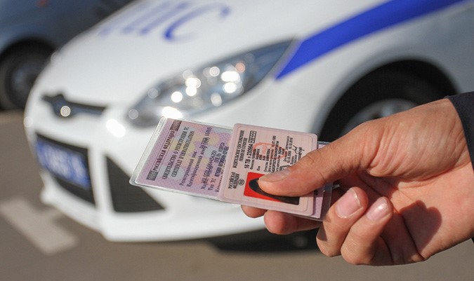 Предусмотрен ли штраф за вождение без карты водителя?
