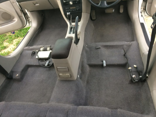 Способы замены ковролина в автомобиле