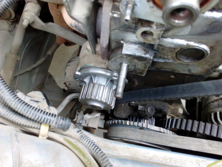 Как заменить помпу и насос масла на ВАЗ 2114