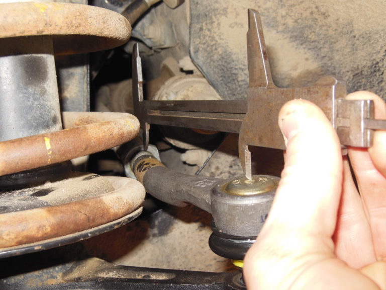 Диагностика и порядок замены рулевых наконечников на ВАЗ 2114