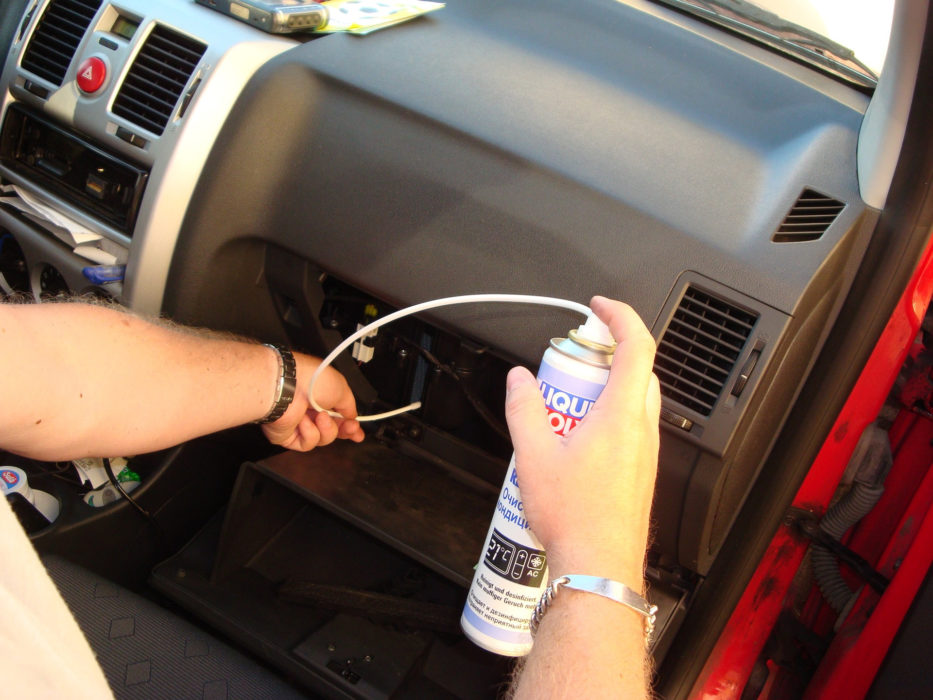 Как почистить кондиционер в машине самостоятельно видео