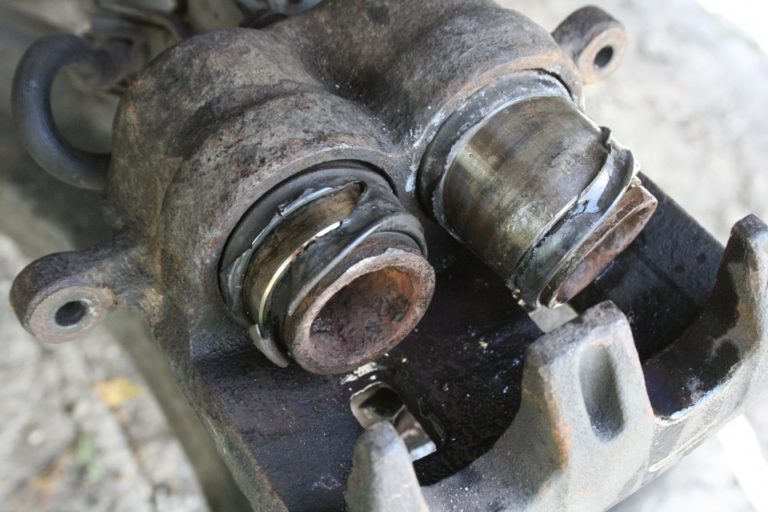 Диагностика и ремонт суппорта машины своими руками